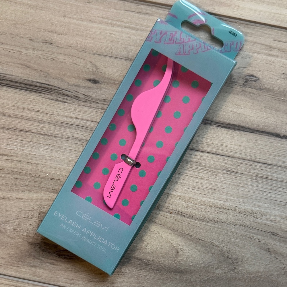 Célevy Pink Eyelash Applicator